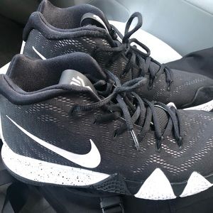 Nike Kyrie 4 size 10